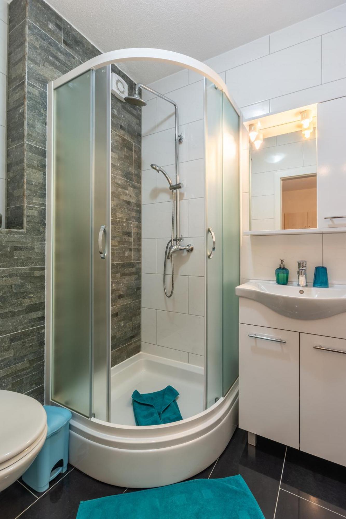 Family Friendly Apartments With A Swimming Pool Stanici, Omis - 18676 חדר תמונה